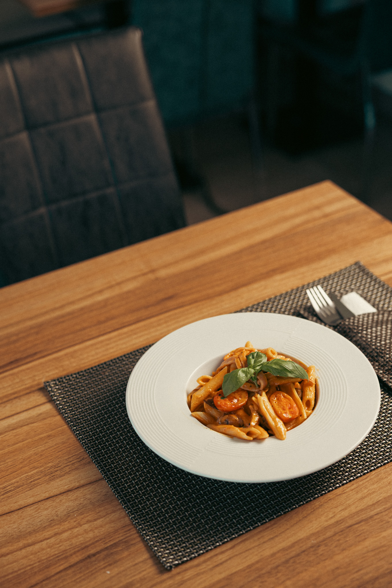 Pasta fresca servida com molho